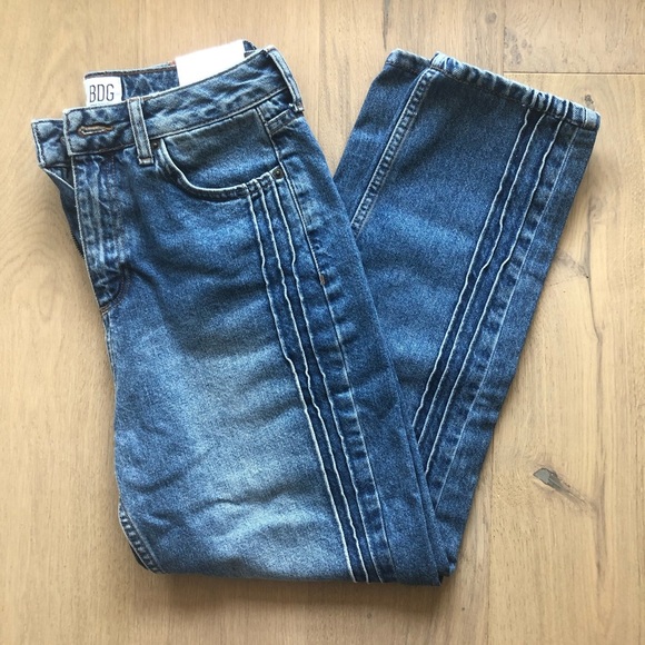 URBAN OUTFITTERS BDG TAPERED MOM JEAN - Picture 1 of 6